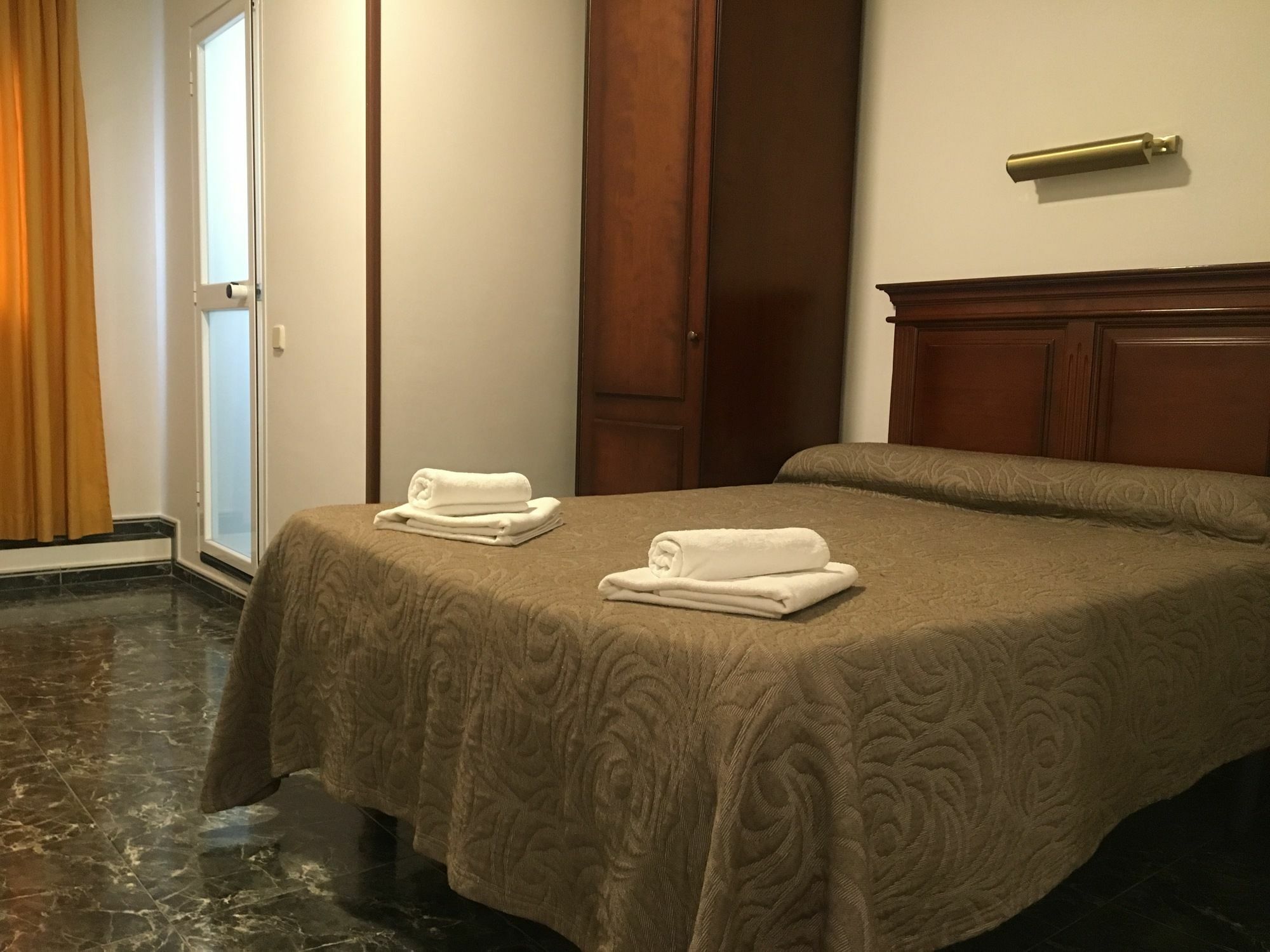 Hostal Conchita Legazpi Madrid Exteriér fotografie