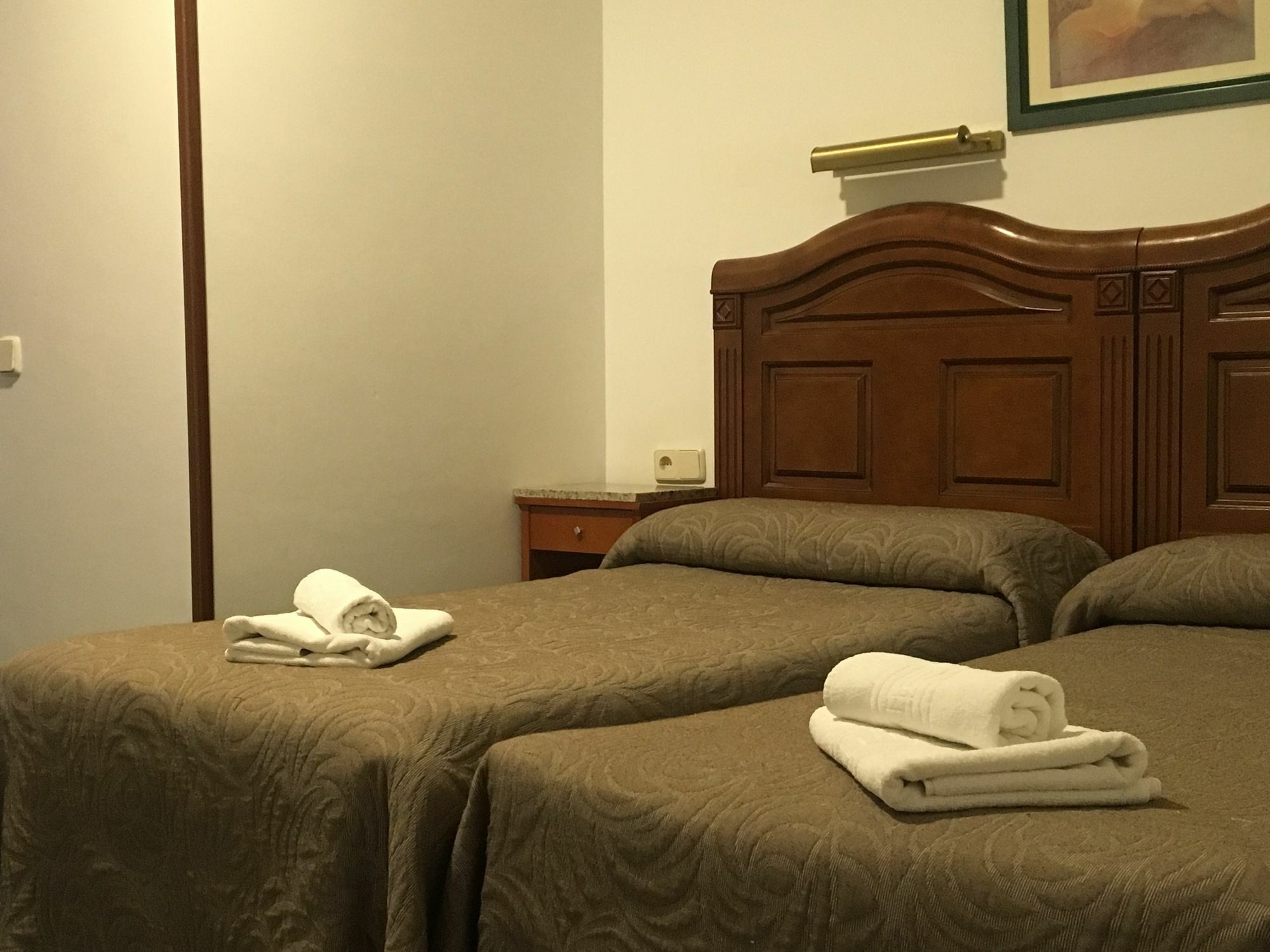 Hostal Conchita Legazpi Madrid Exteriér fotografie